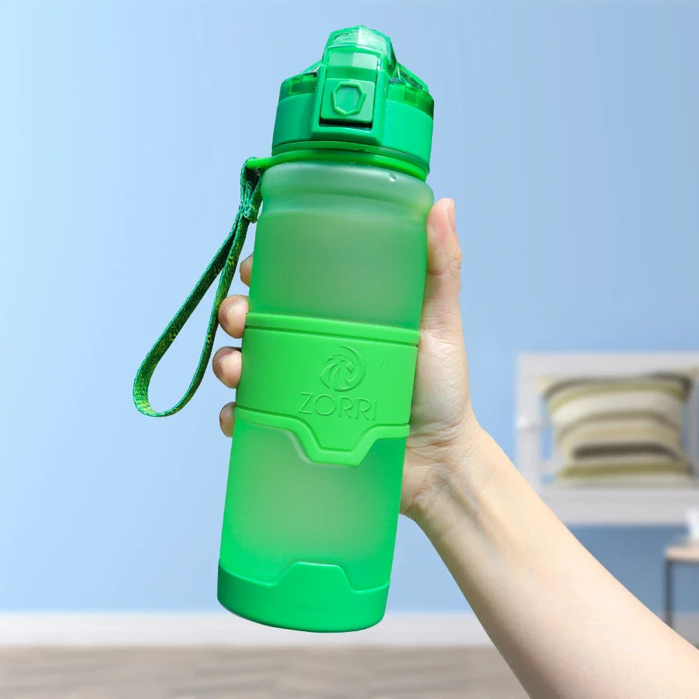 Gourde sport en Tritan ergonomique et pratique