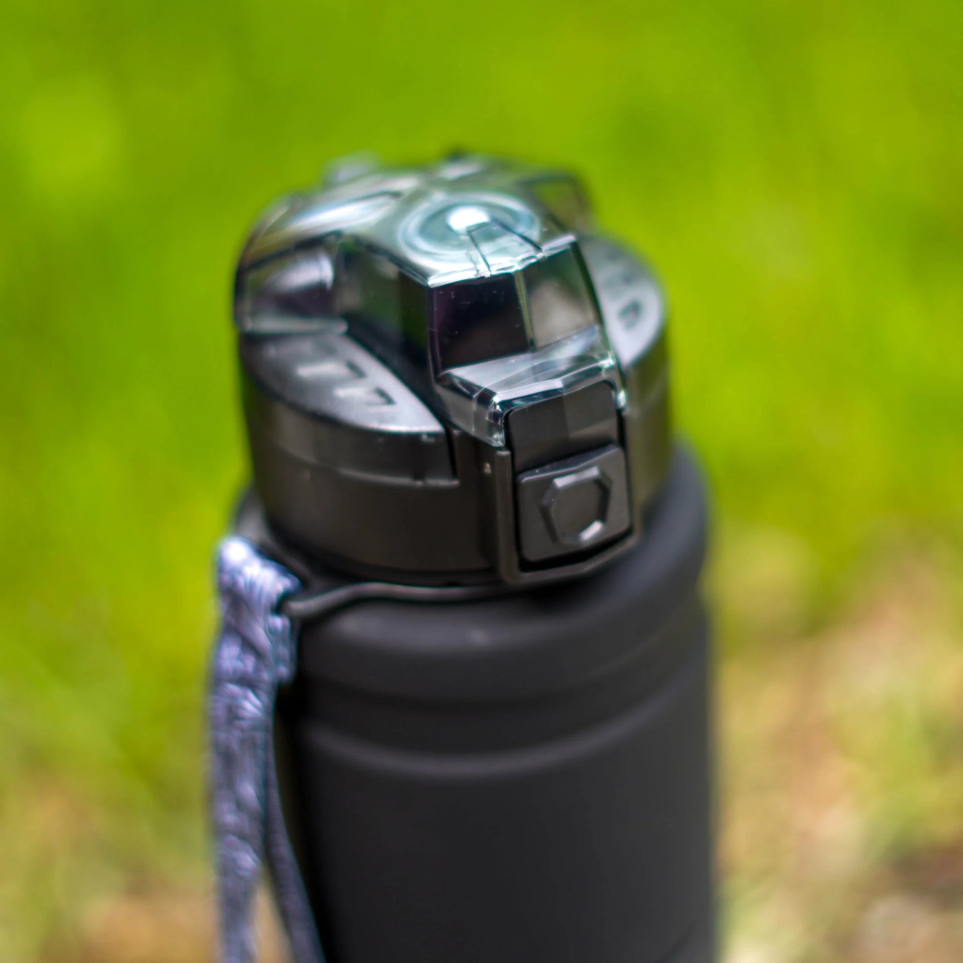 Gourde sport en Tritan ergonomique et pratique